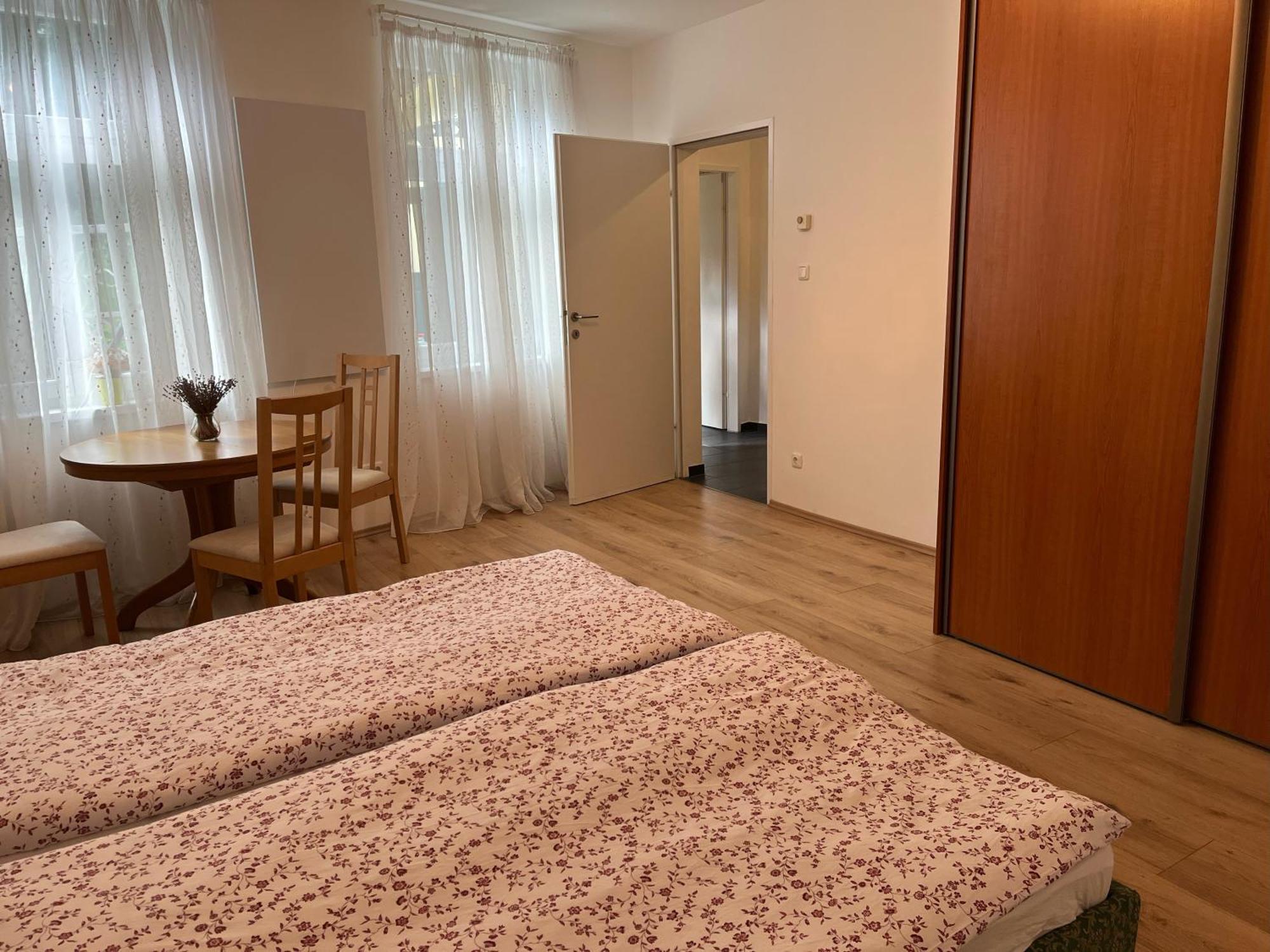 Schoene Wohnung Im Helenental Baden Exterior photo