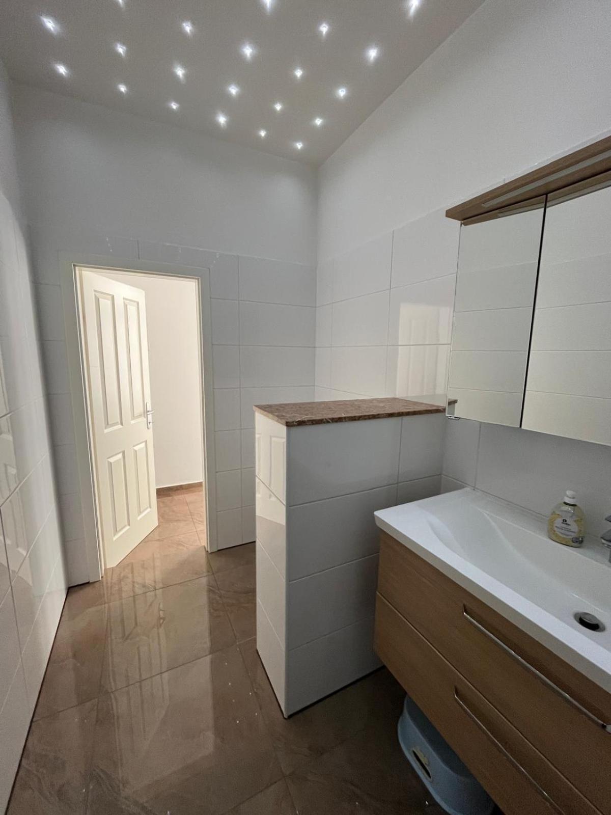 Schoene Wohnung Im Helenental Baden Exterior photo